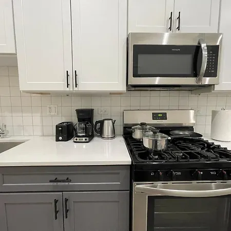 Modern Apartment Close To Downtown Chicago